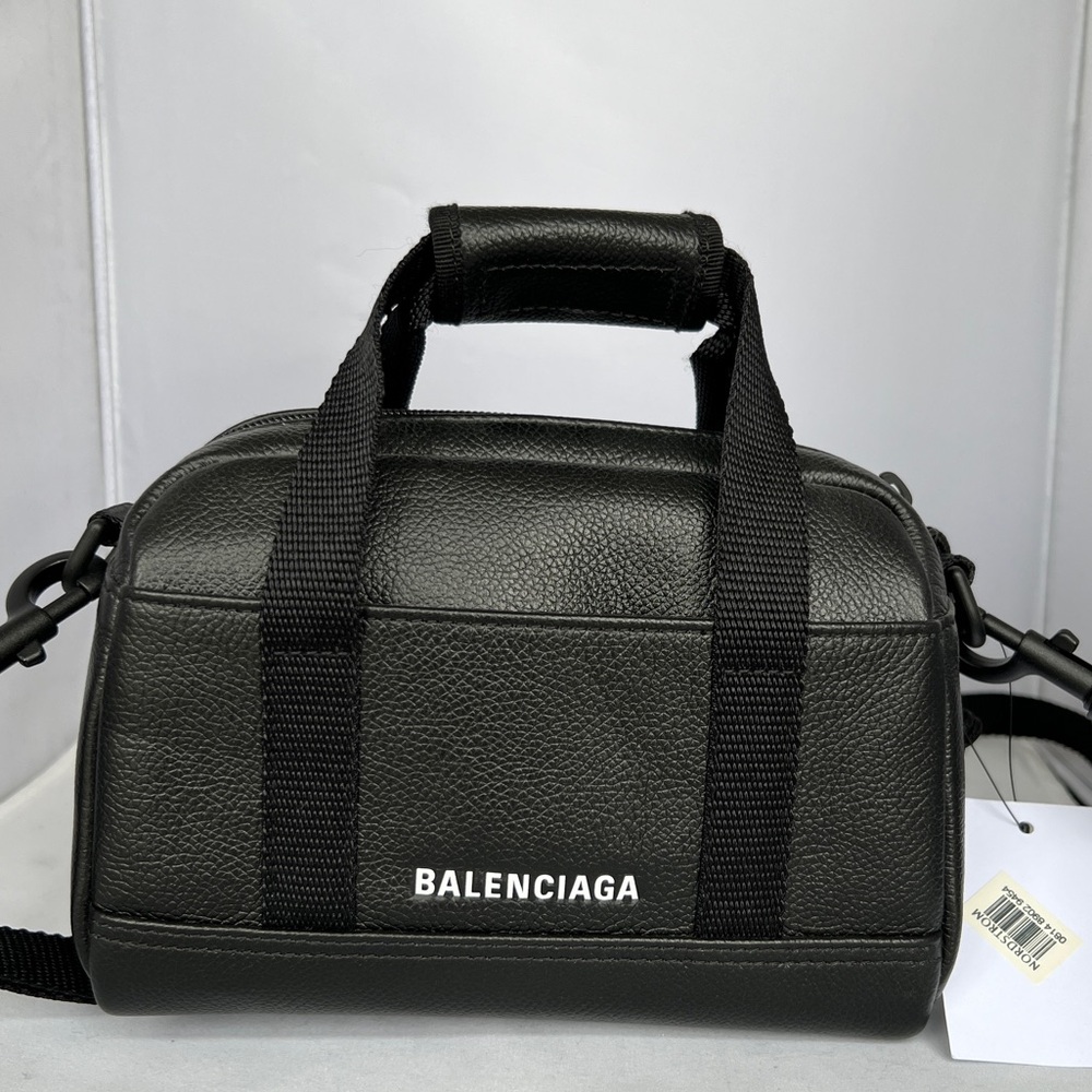New with tags Balenciaga small logo leather bag